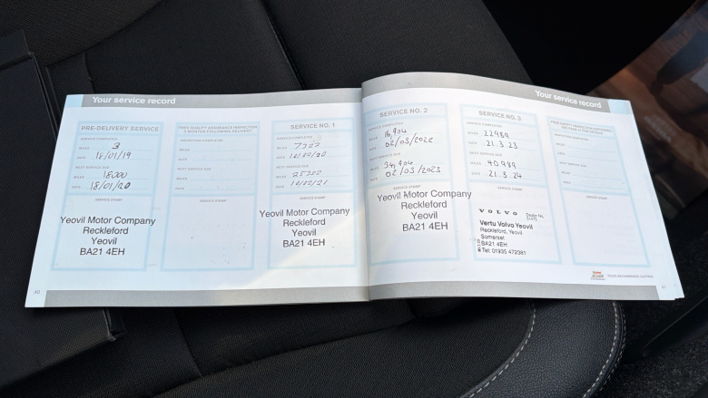 Volvo Xc40 2.0 T4 Momentum Pro 5dr AWD Geartronic Petrol Estate